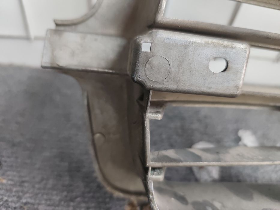 Решетка радиатора Toyota Land Cruiser 80 (Оригинал)