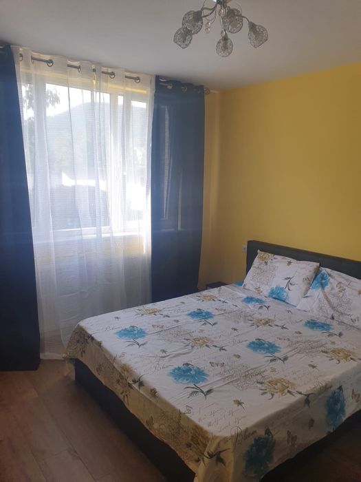 Inchiriez apartament