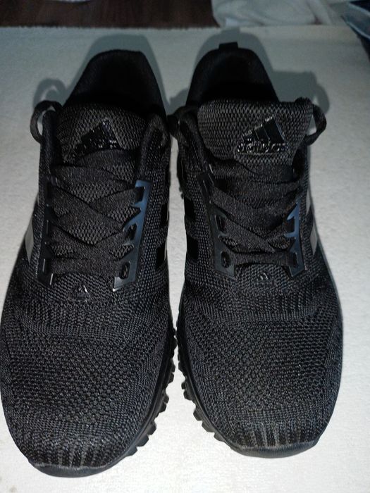 Продам кроссовки адидас