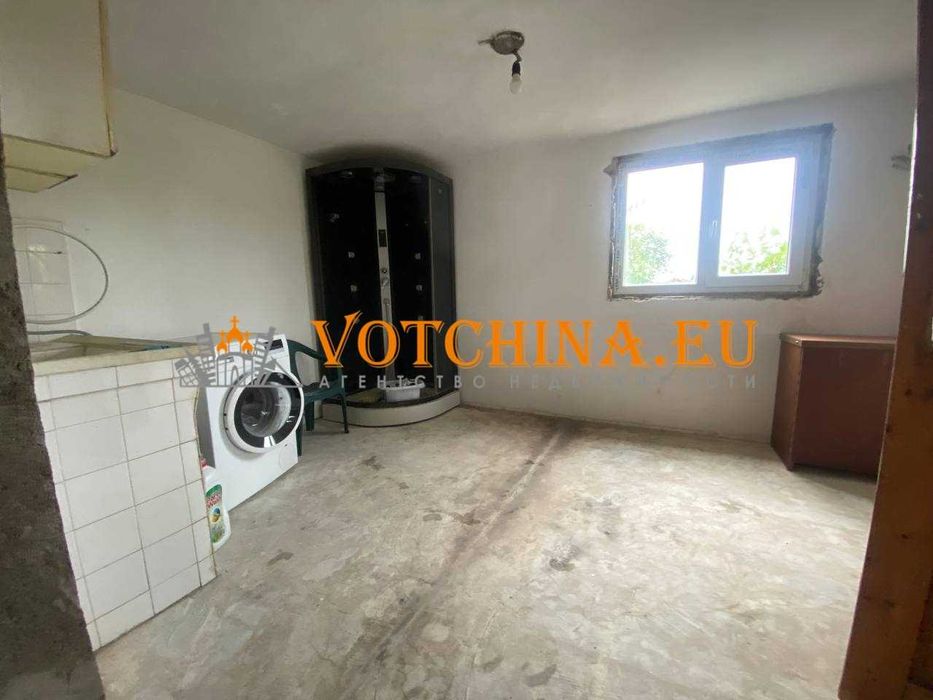 Продава се къща в село Сенокос,област Добрич.