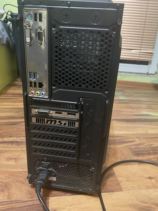 Геймърски компютър – i3-8350K, RX 560, 16 GB RAM, SSD 222 GB