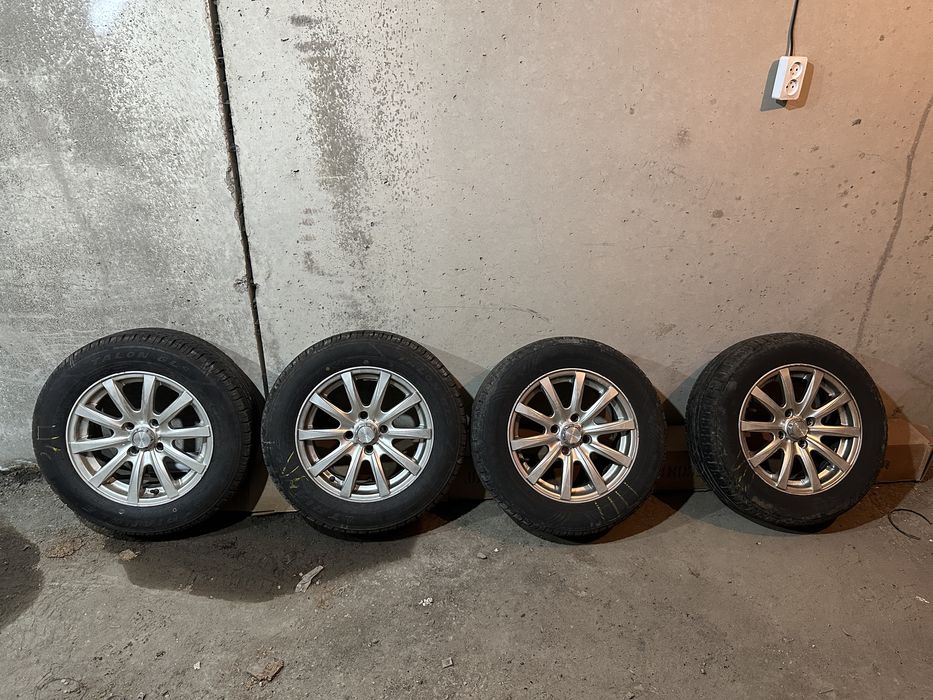 Летняя резина на легкосплавных  дисках