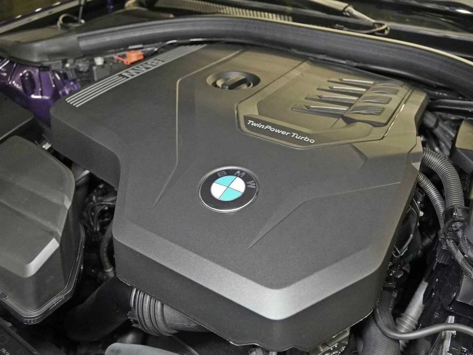 BMW 3 серии 330i