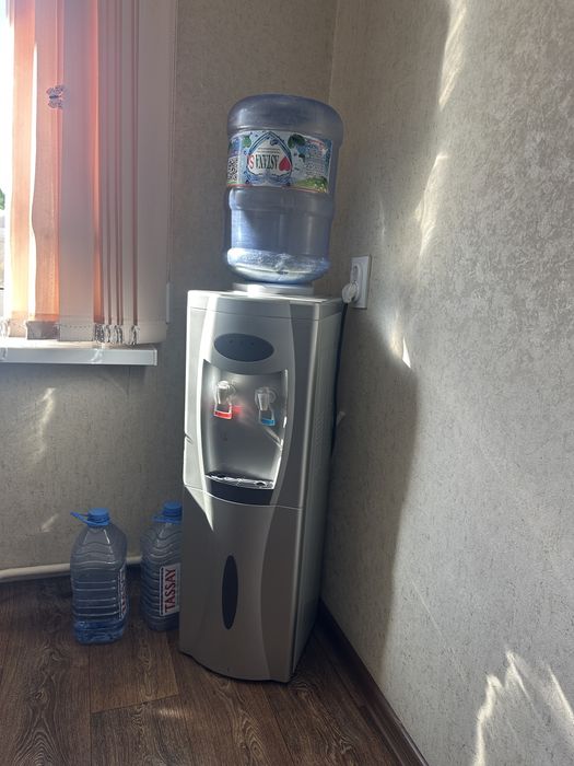 Продам кулер для воды