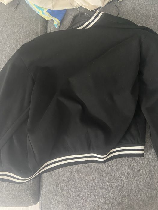 Бомбер, одевал только один раз