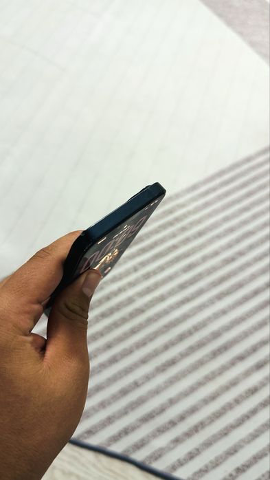 Iphone 13 blue.