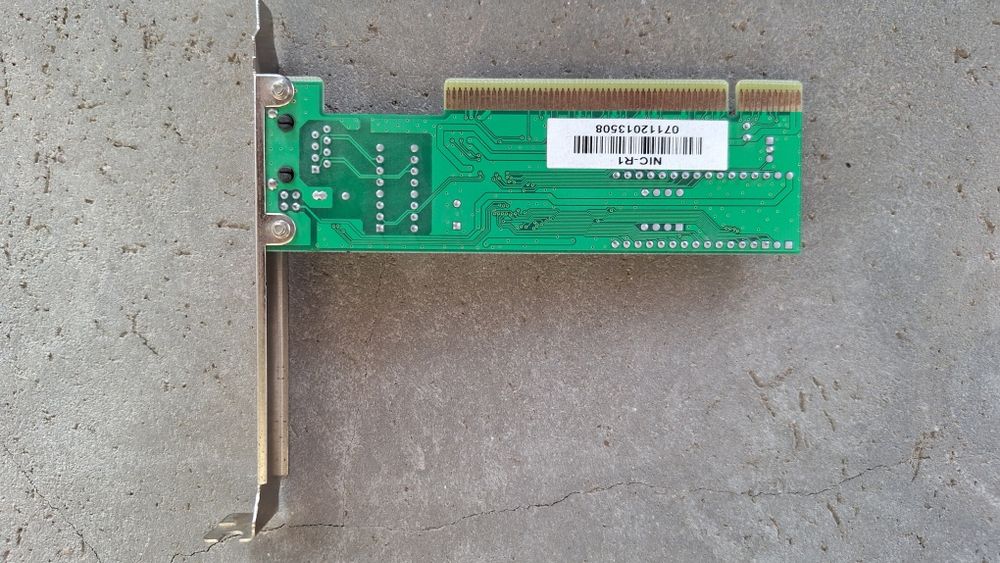 Продавам мрежови карти LAN за компютър