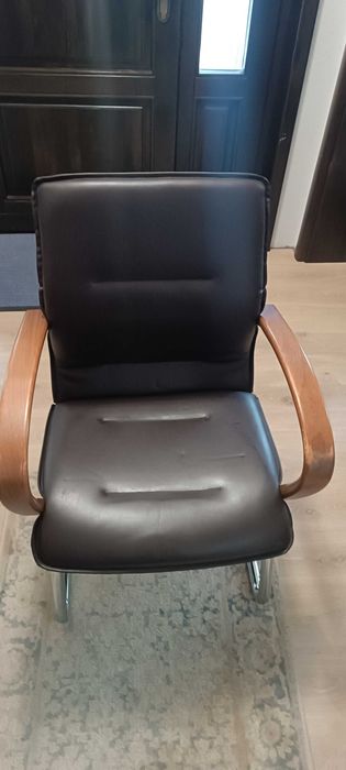 Scaun pentru birou, din piele ecologică