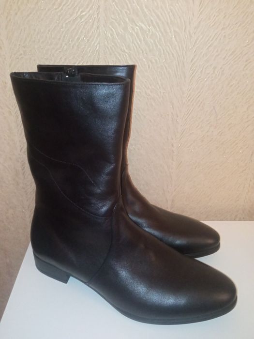 Продам женские сапоги