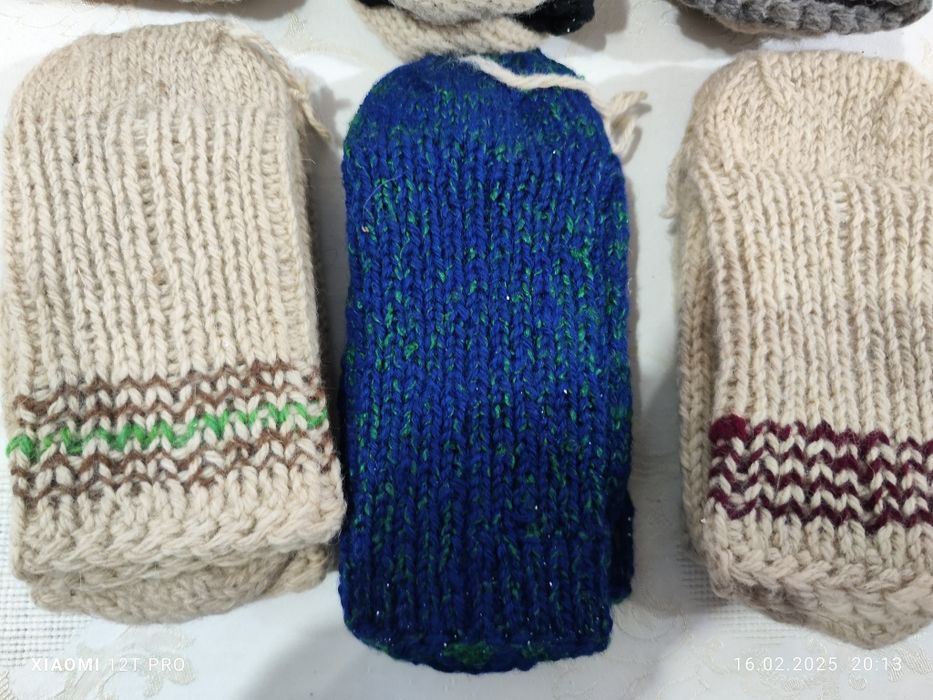 Ръчно плетени вълнени чорапи