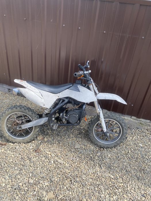 Cross 50cc 2 timpi functional 150€ pret negociabil.
