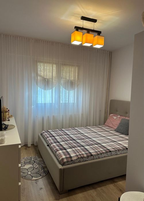 Vand apartament decomandat , direct proprietar