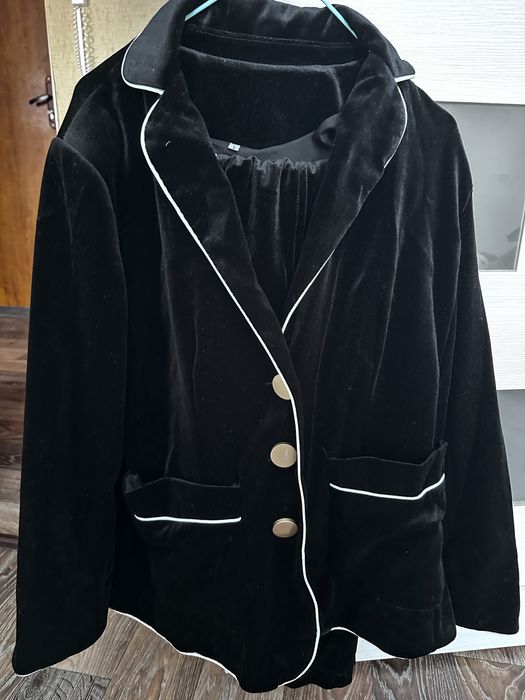 Продам костьюм брючный