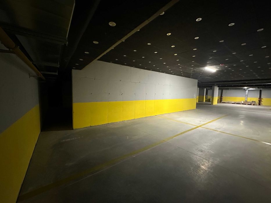 Дава се под наем Гараж / Паркомясто в София, Малинова долина - 28 кв.м за 178.5 € - Снимка #3