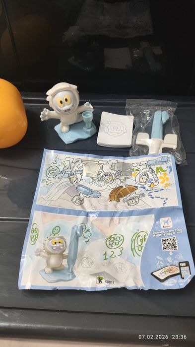 Игрушка из Киндер Max