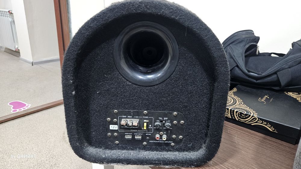 продам сабвуфер...