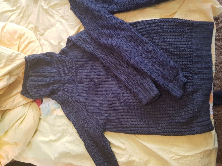 Pulovere marime L Xl (2+1 gratis)
