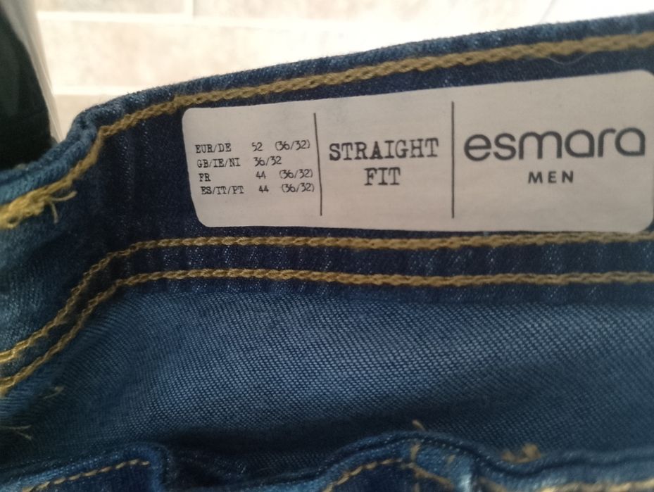 Blugi Esmara noi