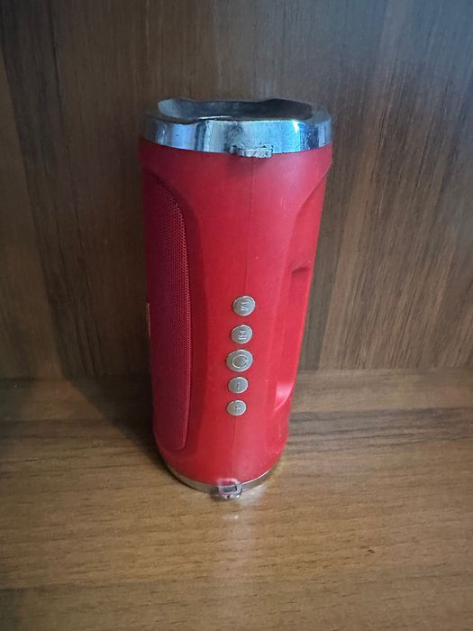 Красная калонка JBL