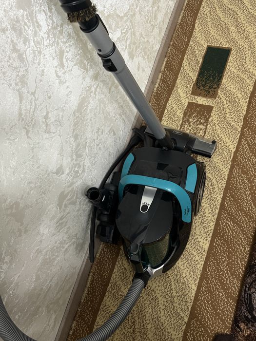 Пылесос Tefal silence force в идеально состояний