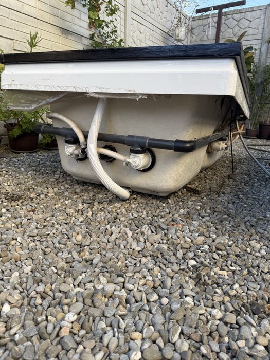 cada cu jacuzzi URGENT