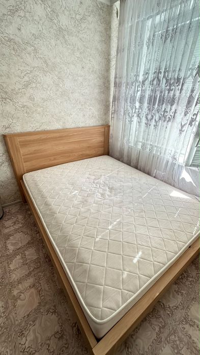 Продается кровать с матрасом