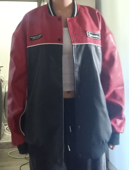 Бомбер кожаный размер Л унисекс