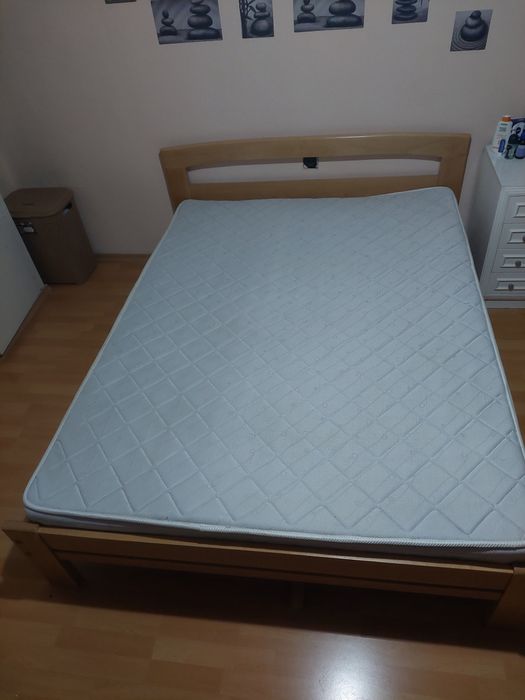 спалня и единично легло