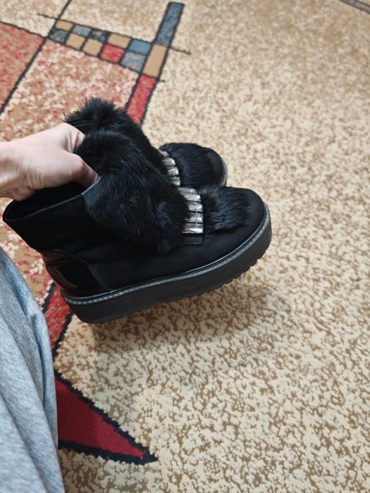 Продам женскую обувь