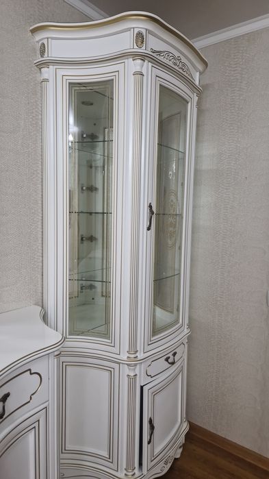 Комод, сервант, зеркало,