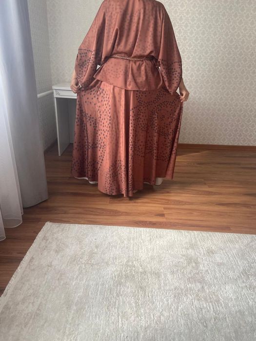 Продам двойку костюм  48 р