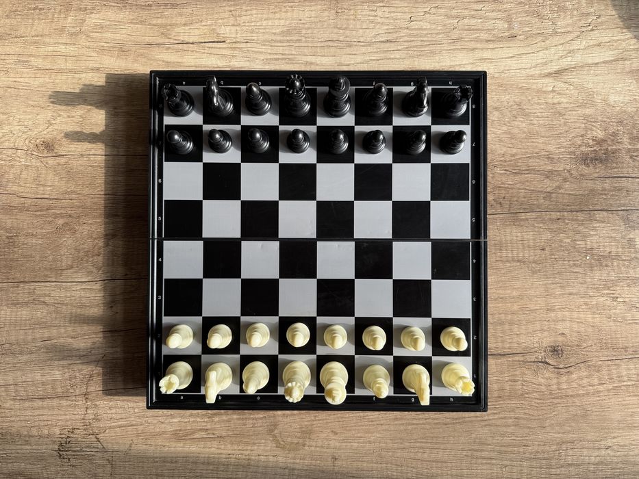 Шахматы с раскладной доской