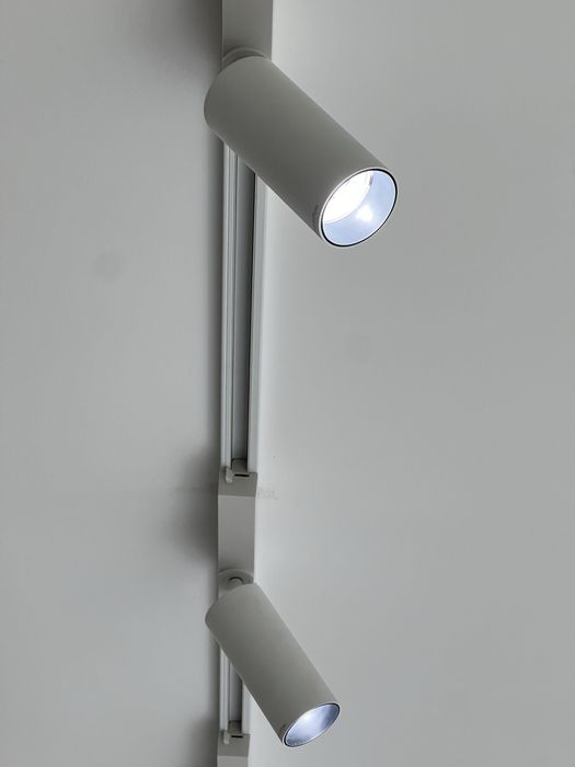 Трек лампа.