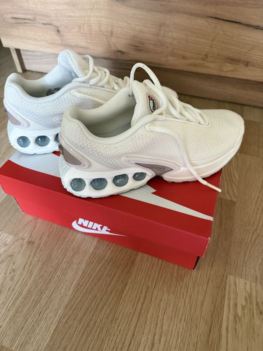 Дамски маратонки NIKE
