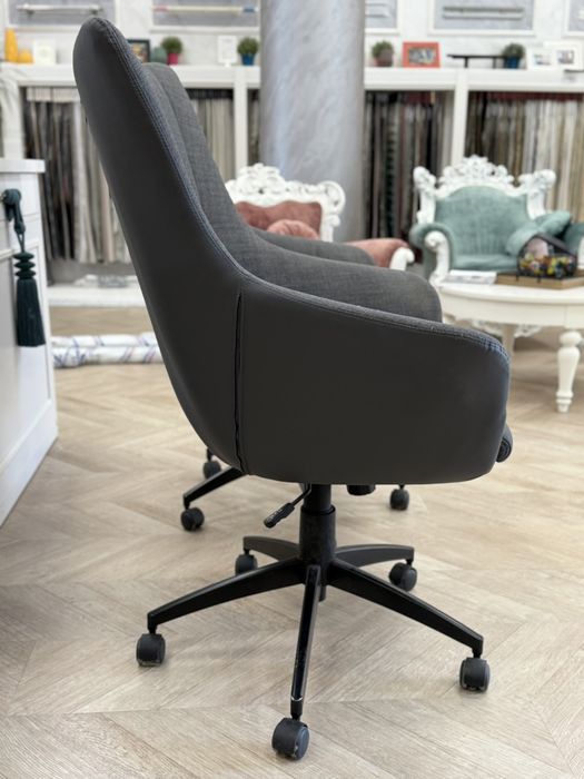 Две  офис кресла