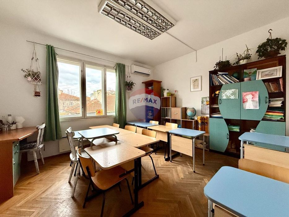 Апартамент с две спални, и ПАРКИНГ за продажба, Център, гр. Варна, Я.