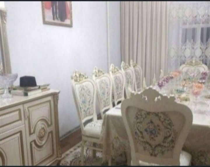 Срочно продам квартиру Юнусобад 17 кв 4/1/5