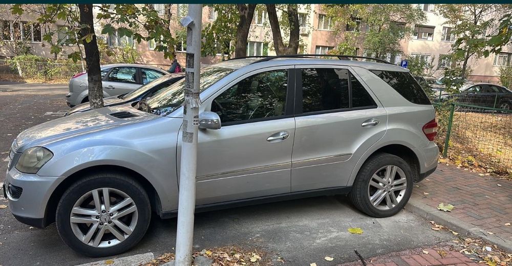 Mercedes ML 320 CDI din 2006 are 224 cai putere din fabrică.