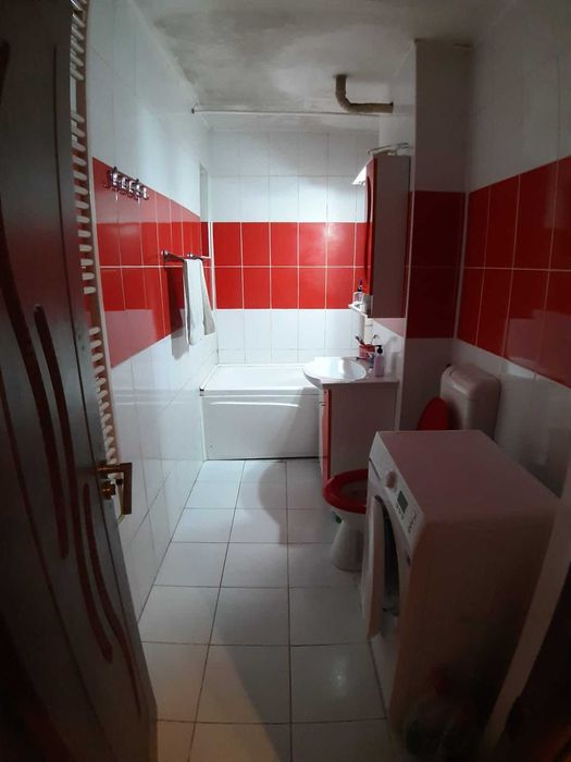 Apartament 2 camere de inchiriat B-dul Pandurilor, centrala proprie