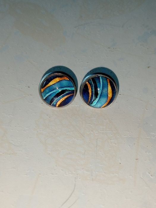 Продавам нови обеци