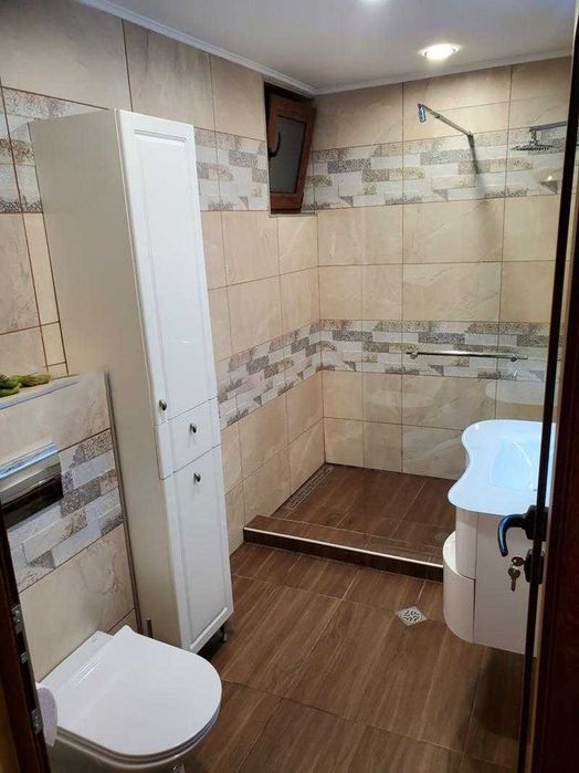 Дава се под наем Тристаен апартамент в София, Оборище - 100 кв.м за 500 € - Снимка #1