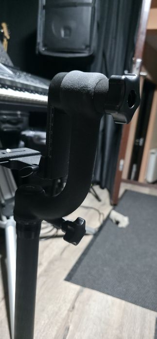 Cap ghimbal trepied cu maner lung