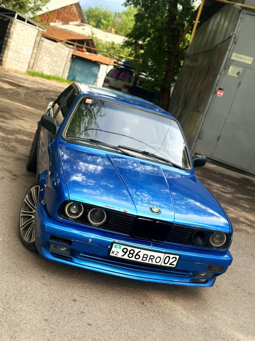 Продам BMW E30 1987 года, Первый Переход.