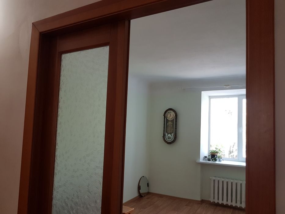 Продам квартиру 4 - х комнатную