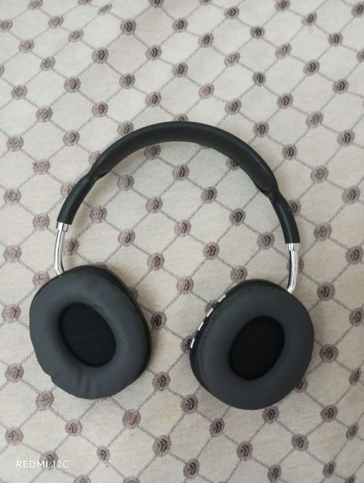 Продам наушники блютуз