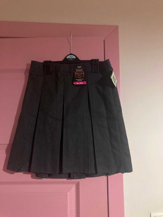 Официални рокли, тоалети за повод и за първи учебен ден