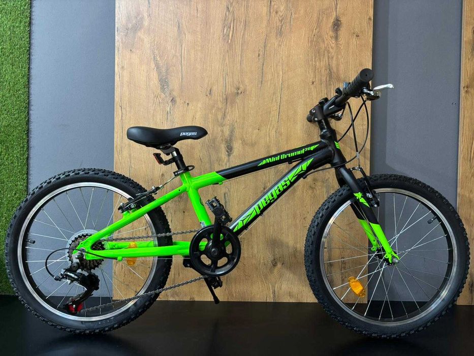 Bicicleta Pegas cu roti pe 20'' cadru de aluminiu
