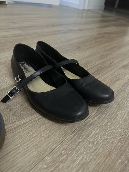 Продам обувь, каждая по 3тыс