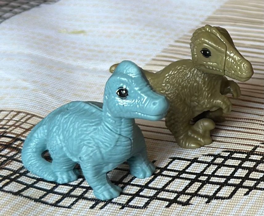 Игрушки Kinder детеныши и динозавры