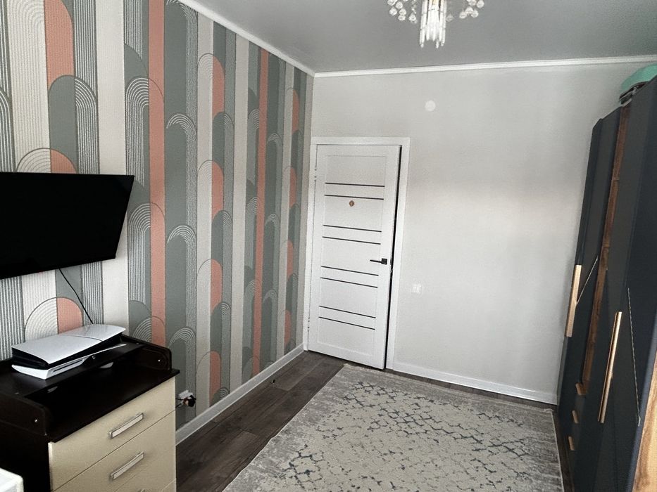 Продам трех комнатную квартиру